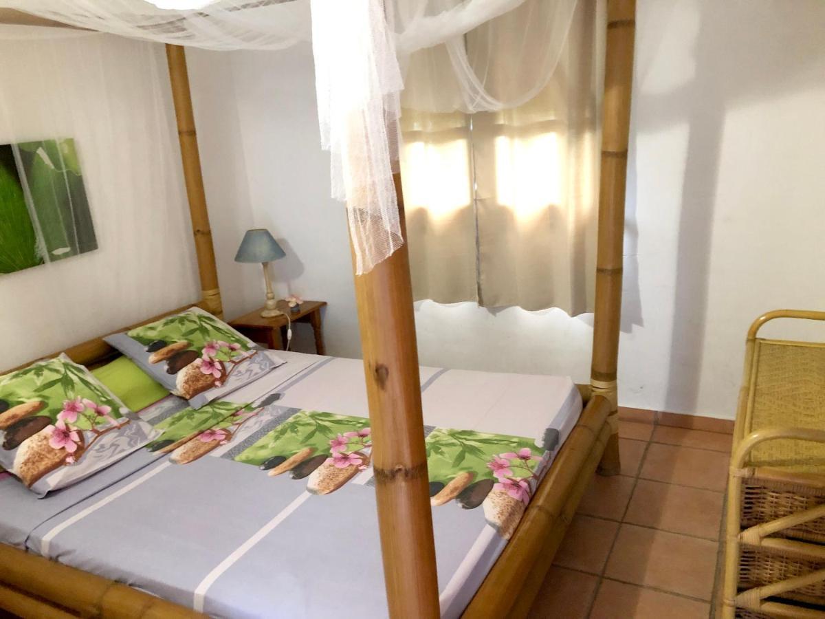 De 3 A Francois A 450 M De La Plage Avec Vue Sur La Mer Piscine Partagee Et Jardin Clos *